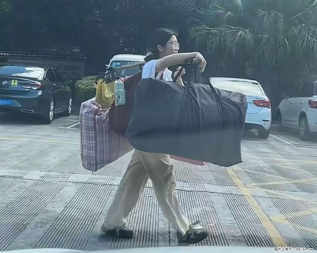 全网追的“扁担女孩”，找了一份暑假工，时薪12元 - 克孜勒苏生活资讯 - 克孜勒苏28生活网 kzls.28life.net